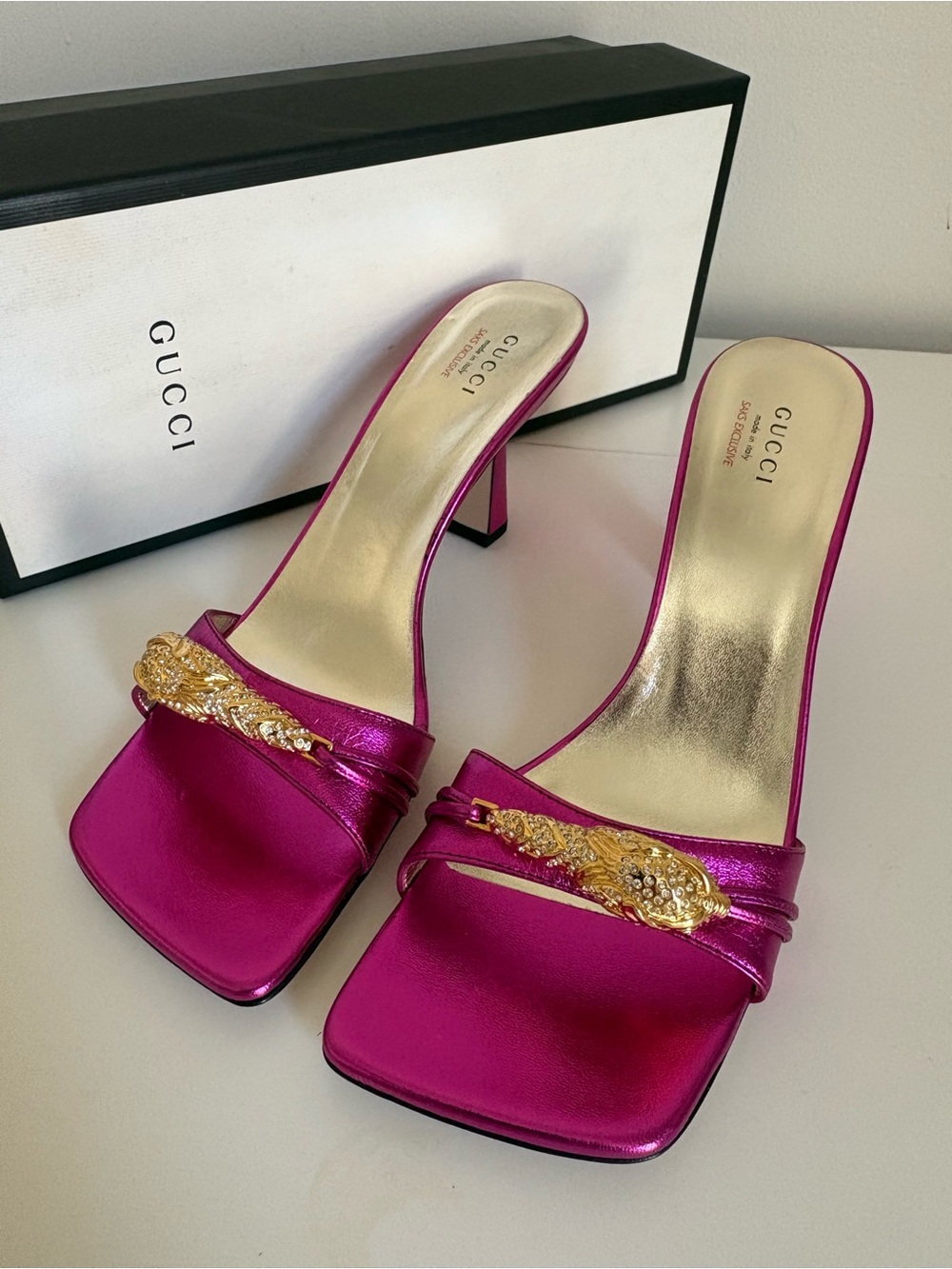 GUCCI Women's Metallic Fuchsia Heeled Sandals w/ Gold Tiger Size 39.5 / US 9.5